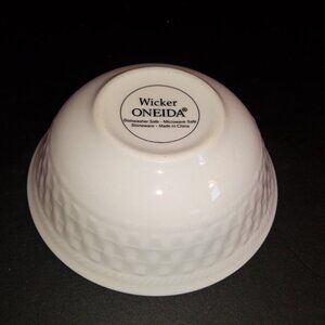 ONEIDA Majesticware Basket Weave White Wicker 4-1/8"  Sauce/Dipping/Custard Bowl